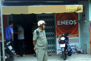 Vợ phát hiện chồng treo cổ chết trong tiệm sửa xe